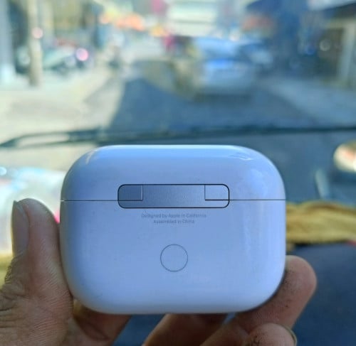 Airpods pro 2 Type C នៅស្អាត95 អត់ប្រអប់ រូបភាពដូចក្នុងរូប..