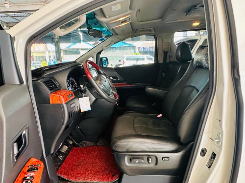Alphard 2010