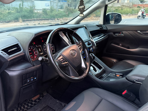 Alphard ឆ្នាំ2020 V4 សាំងសុទ្ធ