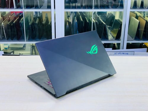 Asus ROG Strix GL704GW 17.3”FHD 144Hz
