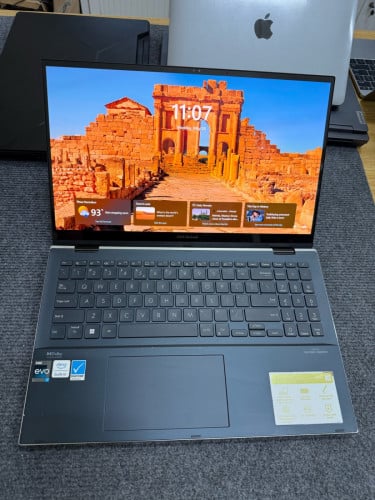 Asus Zenbook Pro Flip 15 2023 (Great A)