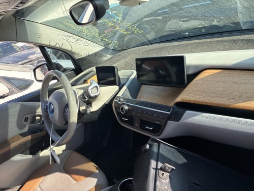 BMW I3 2015 Full Option (សាំង+EV) ៨ម៉ឺនម៉ាយ