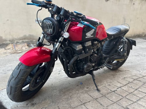 CB400cc  និងCB750cc មានពន្ធត្រឹមត្រូវដូចគ្នា លក់ធូរៗ
