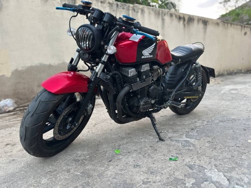CB400cc  និងCB750cc មានពន្ធត្រឹមត្រូវដូចគ្នា លក់ធូរៗ