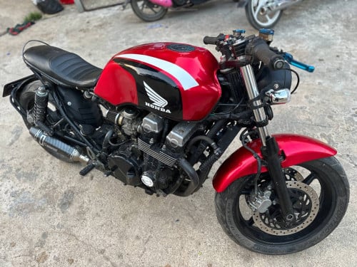 CB400cc  និងCB750cc មានពន្ធត្រឹមត្រូវដូចគ្នា លក់ធូរៗ