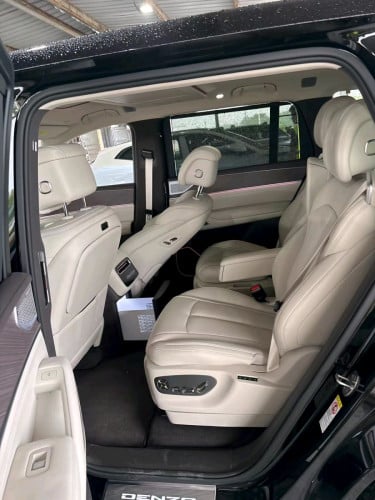 Denza N9 flagship Black edition