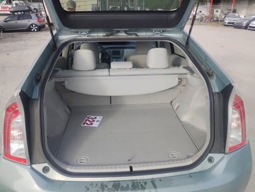 ETA : 19-06-2026 , Toyota prius option 3 Solar ឆ្នាំ2013