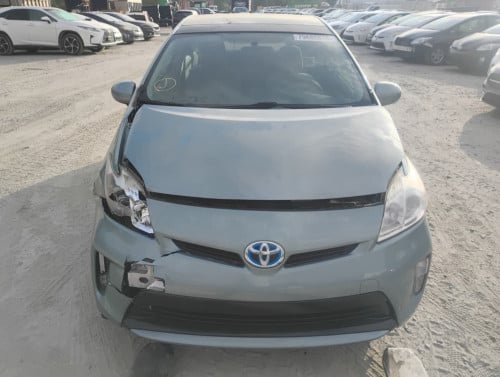 ETA : 19-06-2026 , Toyota prius option 3 Solar ឆ្នាំ2013