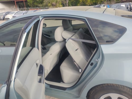 ETA : 19-06-2026 , Toyota prius option 3 Solar ឆ្នាំ2013
