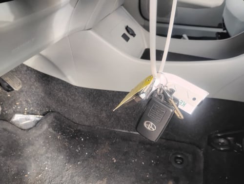 ETA : 19-06-2026 , Toyota prius option 3 Solar ឆ្នាំ2013
