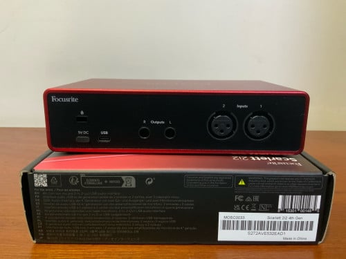 Focusrite Scarlett 2i2 (4th Gen) & Studio Headphones – Pristine Condition