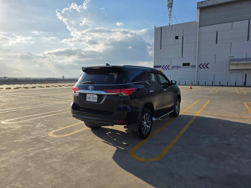 Fortuner លក់ដូរស៊េរី