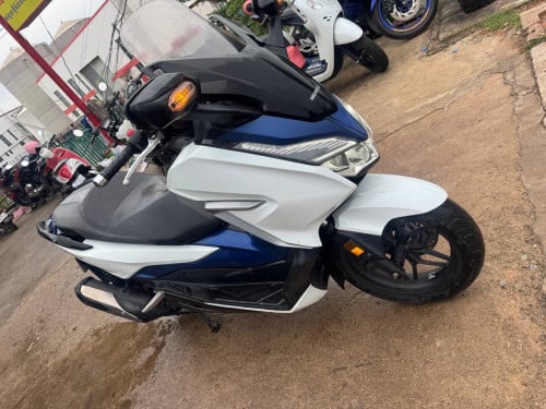 Forza 250CC ម៉ូតូស្អាតត្រួតពិនិត្យការប្រើប្រាស់រួចនិងប្ដូរប្រេងថ្មីទាំងអស់