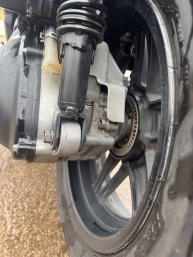 Forza 250CC ម៉ូតូស្អាតត្រួតពិនិត្យការប្រើប្រាស់រួចនិងប្ដូរប្រេងថ្មីទាំងអស់