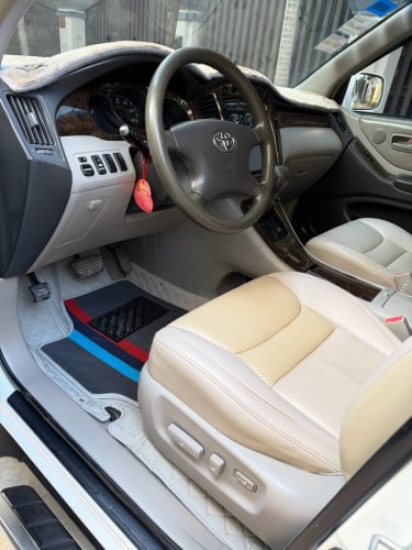 Highlander V6 ឆ្នាំ01 ប៉ុង២ តែបាតថ្មីណាស់ អត់មានច្រែះ១តក់ទេ