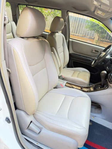 Highlander V6 ឆ្នាំ01 ប៉ុង២ តែបាតថ្មីណាស់ អត់មានច្រែះ១តក់ទេ