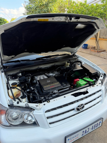 Highlander V6 ឆ្នាំ01 ប៉ុង២ តែបាតថ្មីណាស់ អត់មានច្រែះ១តក់ទេ