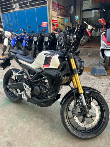 Honda CB 018y ម៉ូតូស្អាតសន្នុំ