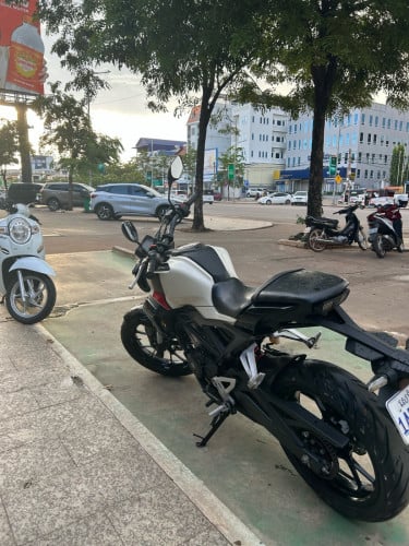 Honda CB 018y ម៉ូតូស្អាតសន្នុំ