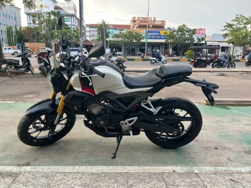 Honda CB 018y ម៉ូតូស្អាតសន្នុំ