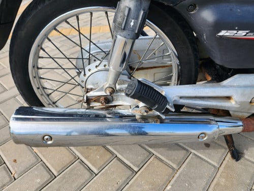 Honda Dream 125ccមានផ្លាកលេខកាតគ្រីត្រឹមត្រូវលក់តម្លៃចចារបាន 本田 Dream 125cc有正确证卡出售中 价格可以谈的