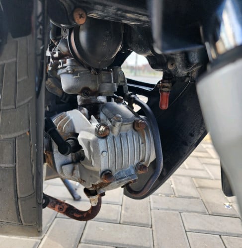 Honda Dream 125ccមានផ្លាកលេខកាតគ្រីត្រឹមត្រូវលក់តម្លៃចចារបាន 本田 Dream 125cc有正确证卡出售中 价格可以谈的