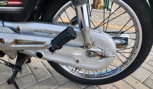 Honda Dream 125ccមានផ្លាកលេខកាតគ្រីត្រឹមត្រូវលក់តម្លៃចចារបាន 本田 Dream 125cc有正确证卡出售中 价格可以谈的