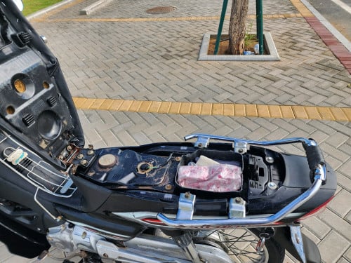 Honda Dream 125ccមានផ្លាកលេខកាតគ្រីត្រឹមត្រូវលក់តម្លៃចចារបាន 本田 Dream 125cc有正确证卡出售中 价格可以谈的