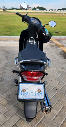 Honda Dream 125ccមានផ្លាកលេខកាតគ្រីត្រឹមត្រូវលក់តម្លៃចចារបាន 本田 Dream 125cc有正确证卡出售中 价格可以谈的