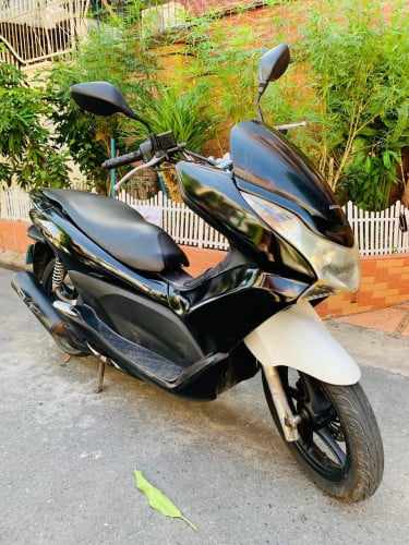 HONDA PCX (790$)2012 Japan 125cc