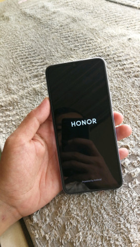 Honor play20 ទំហំរ៉េម6GB មេម៉ូរី128GB ថ្ម5000mAh មួយទឹកស្អាតសំណុំស៊ីនលក់តម្លៃ40$