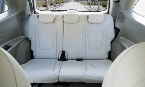 HYUNDAI CUSTIN តម្លៃពិសេសខ្លាំង