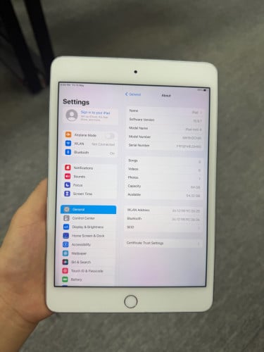 ipad Mini 4 នៅស្អាត99% លក់ធូរៗ