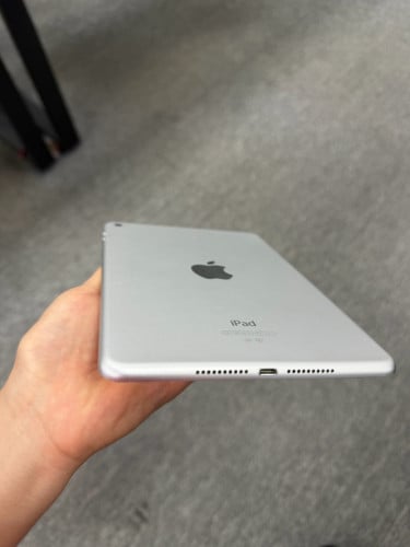 ipad Mini 4 នៅស្អាត99% លក់ធូរៗ