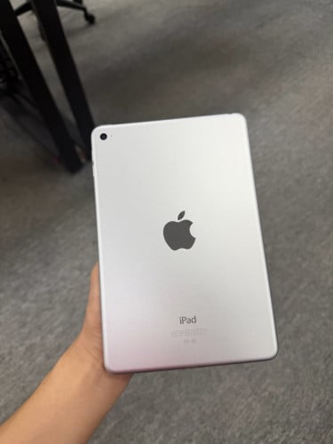 ipad Mini 4 នៅស្អាត99% លក់ធូរៗ