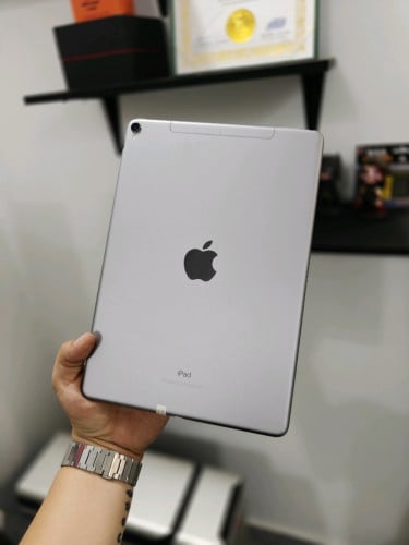 iPad Pro 10.5 256g Sim Wifi ស្អាត98%