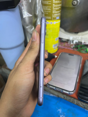 iPhone 11 64g មានស្គេន