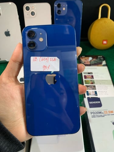 iPhone 12 ចចារ