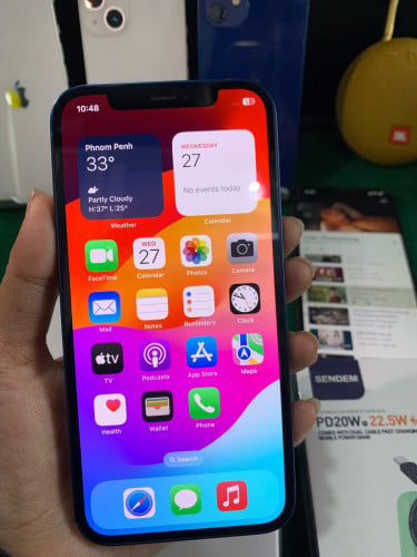 iPhone 12 ចចារ