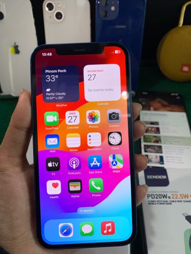 iPhone 12 ចចារ
