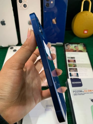 iPhone 12 ចចារ