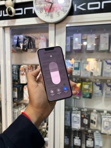 iPhone 13 ពណ៌ផ្កាឈូក 🍏 LLA 128GB  Battery 90% 🔋 តួស្អាត 99% សំណុំហ្សីន
