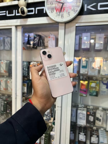 iPhone 13 ពណ៌ផ្កាឈូក 🍏 LLA 128GB  Battery 90% 🔋 តួស្អាត 99% សំណុំហ្សីន