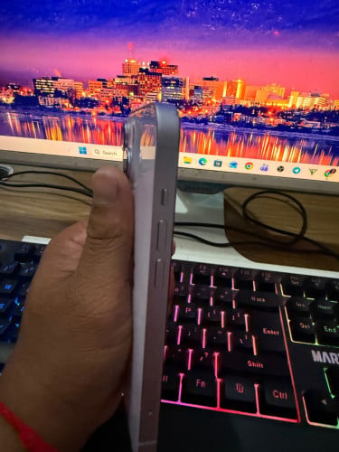 Iphone 14 128G សុំណុំហ្សីនណែន​99%កាត់បានធូរលក់វិញធូរៗ