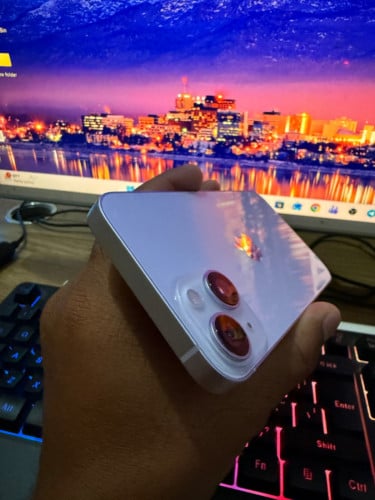 Iphone 14 128G សុំណុំហ្សីនណែន​99%កាត់បានធូរលក់វិញធូរៗ