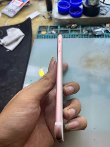 iPhone 7 សាណុំ​សុីន​លក់​9មុឺន
