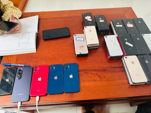 iPhone 8 64g សានុំសុីន ស្គេន ស្អាតៗ ថ្មខ្ពស់ 30$