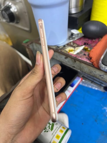 iPhone 8+ 64g ស្អាត់99%