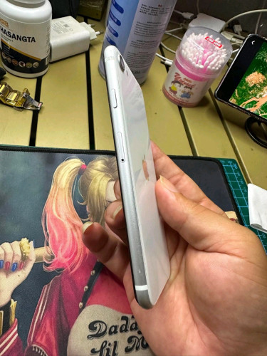 iPhone se2 64G