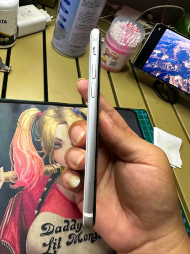 iPhone se2 64G